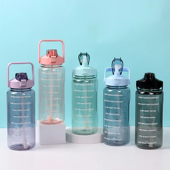 2-litreni sportska boca za vodu od slame Za žene i djevojčice, velike prijenosne prometni boce, ljetna šalica za hladnu vodu, fitness šalica s naljepnica 