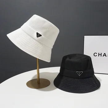 Luksuzna branded design metalni kapu s natpisom 