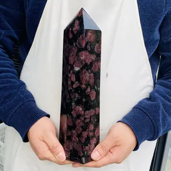 Prirodni granat crystal obelisk quartz crystal štap spot liječeći